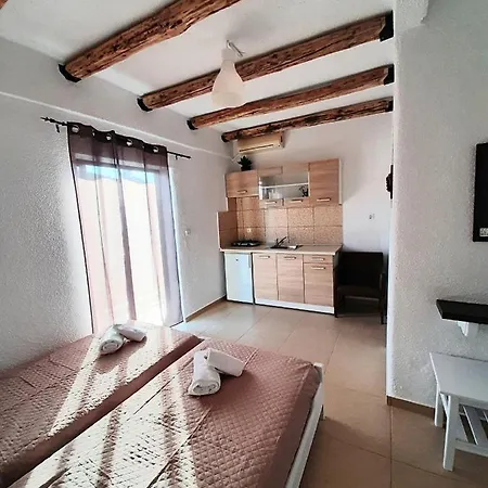 Apartment Mariza -studios Hanioti