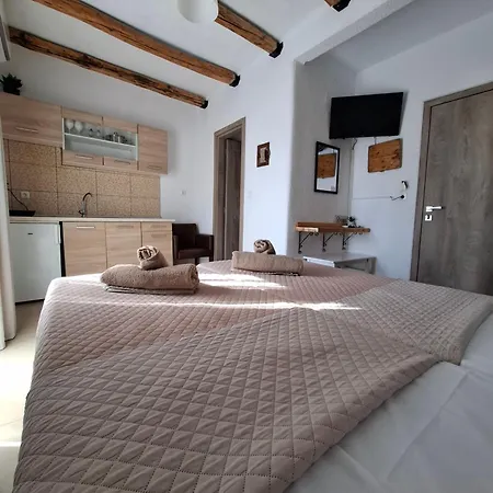 Mariza -studios Apartment Hanioti