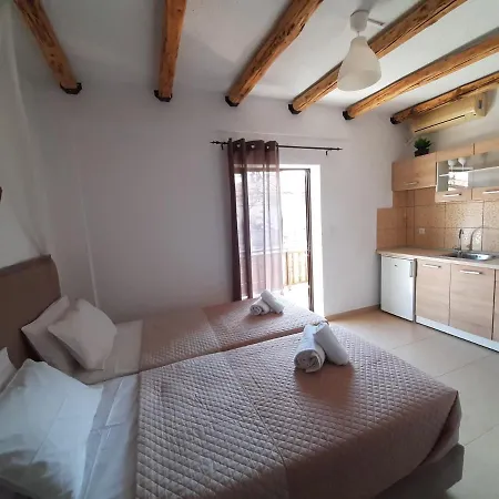 Mariza -studios Hanioti