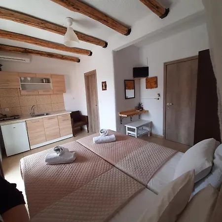 Mariza -studios * Hanioti